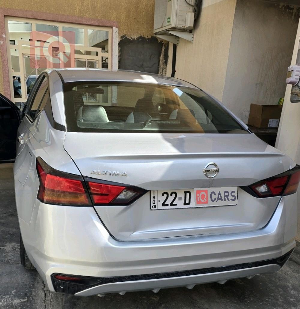 نیسان ئەلتیما